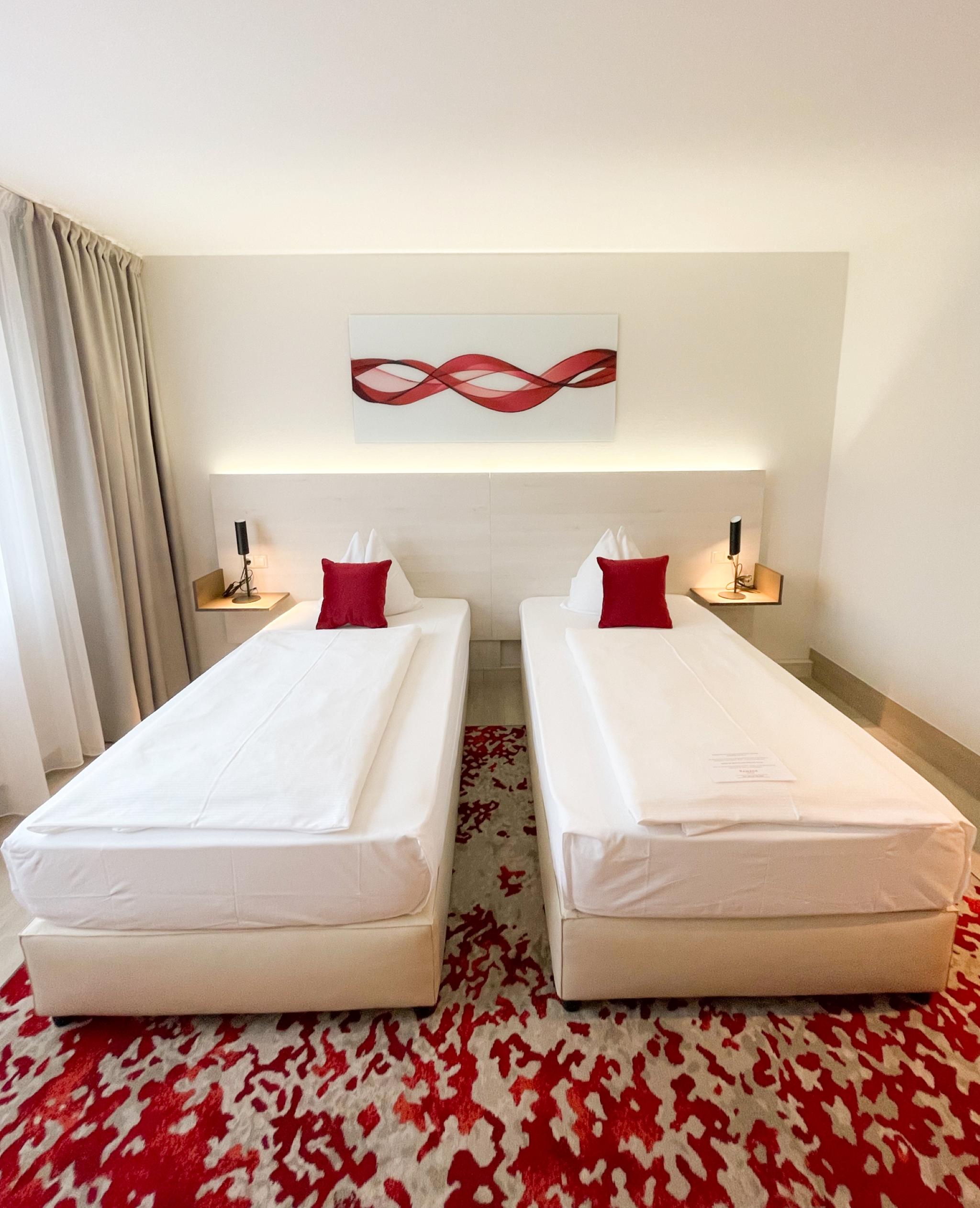 Ramada By Wyndham Dresden Hotel Ngoại thất bức ảnh