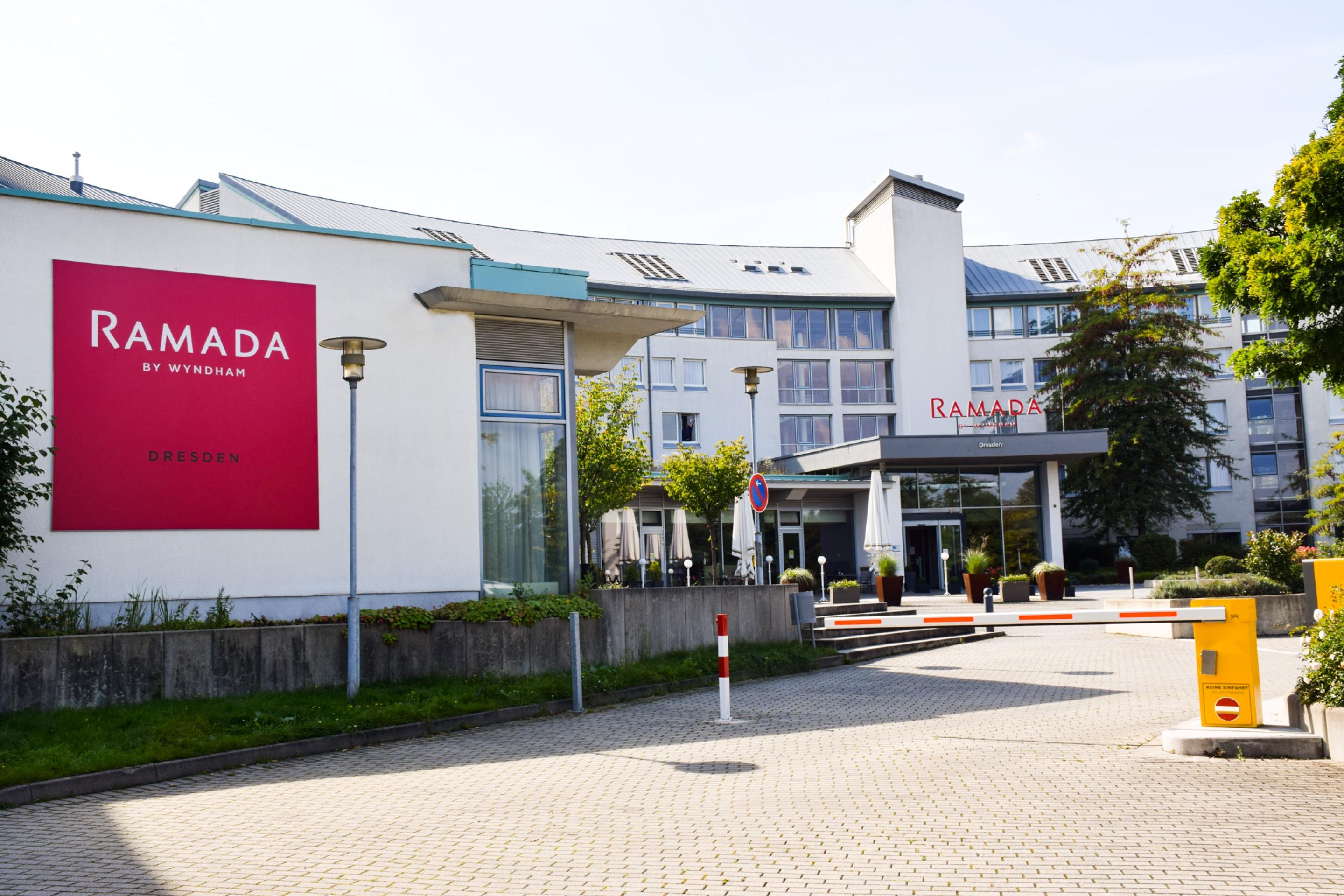 Ramada By Wyndham Dresden Hotel Ngoại thất bức ảnh